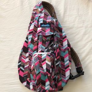Kavu rope sling crossbody bag backpack geometric pink print EUC